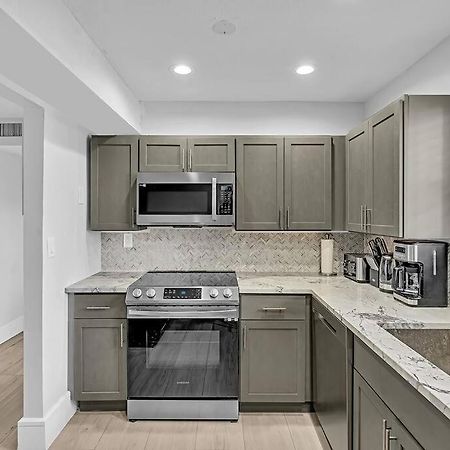 One Bedroom Steps Away From The Beach! Sunny Isles Beach Kültér fotó