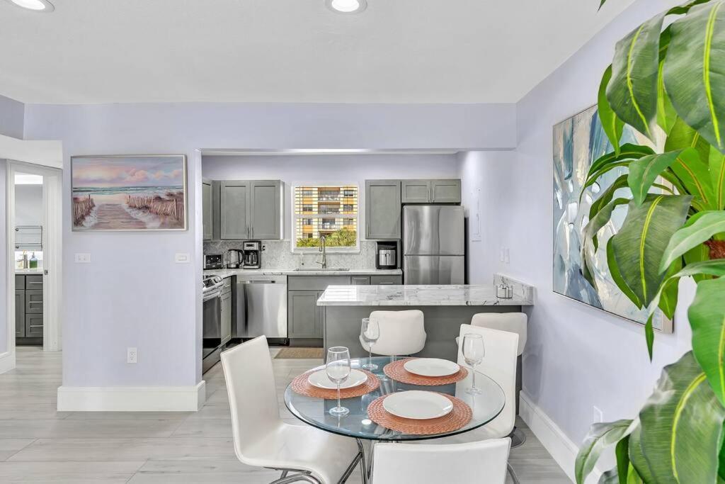 One Bedroom Steps Away From The Beach! Sunny Isles Beach Kültér fotó